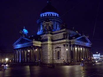 Bild 26 : Die Isaak-Kathedrale bei Nacht. Ja ick wee, dat sieht man och so! :-p