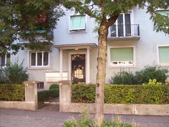 Bild 19 : In Luzern finden wir recht schnell das Haus von Lennard, der uns freundlicherweise bei sich wohnen lt! :-)